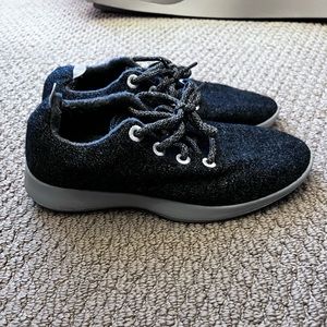 Heather gray Allbirds, size 10 women’s, never worn